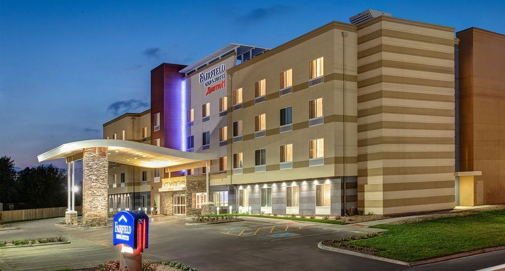 Fairfield Inn & Suites By Marriott Decatur At Decatur Conference Center Exterior photo